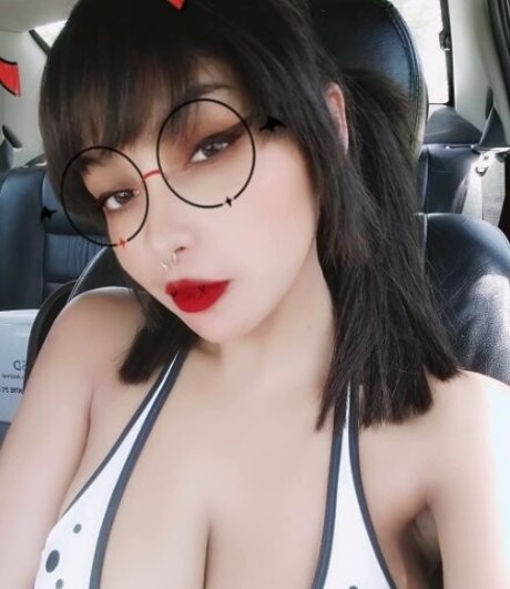 Akiramoon nude actress photos