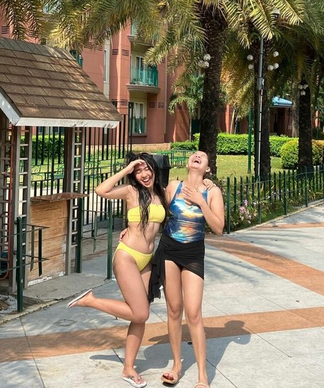 nininplays pornstar erotic img