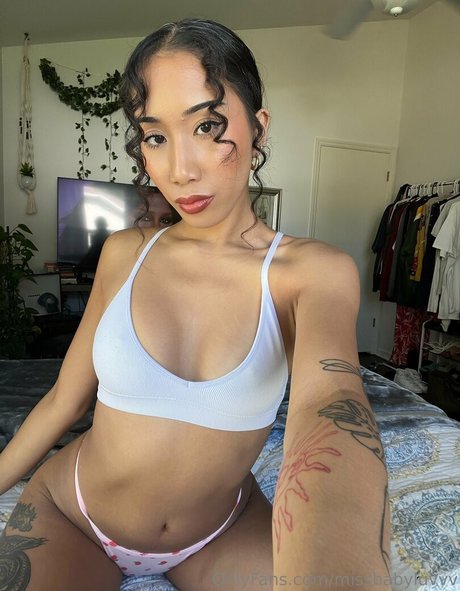 uluvzella star high quality picture