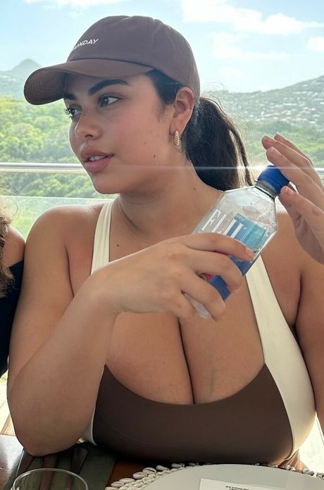 Shay Zanco star beautiful picture