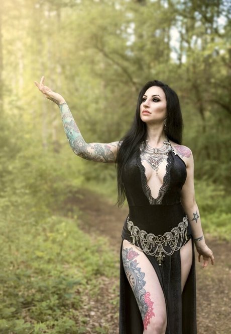 Madeleine Liljestam art model pictures