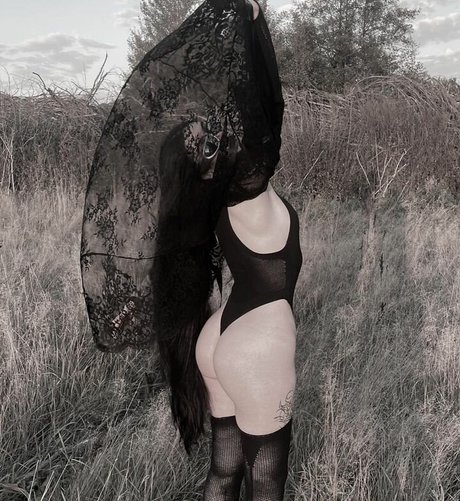 Polina Marzana pornstar naked photos