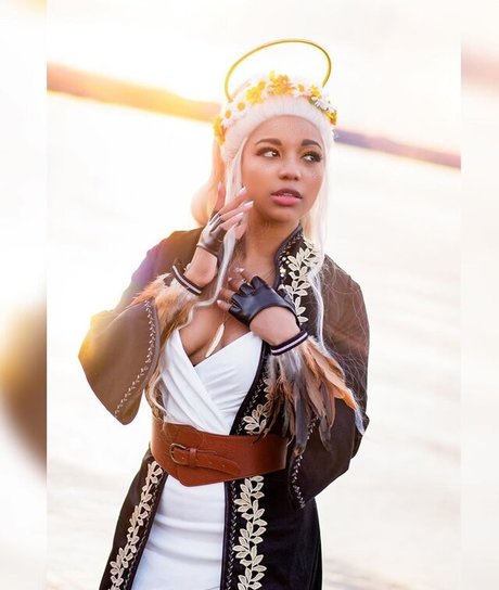 Mica Burton beautiful actress picture