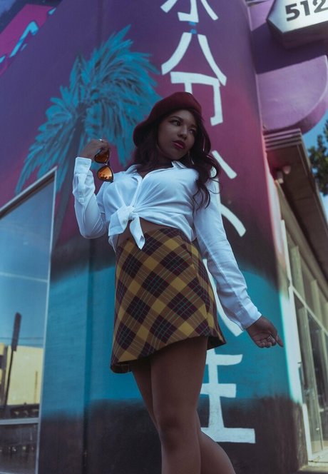 Mica Burton top star gallery