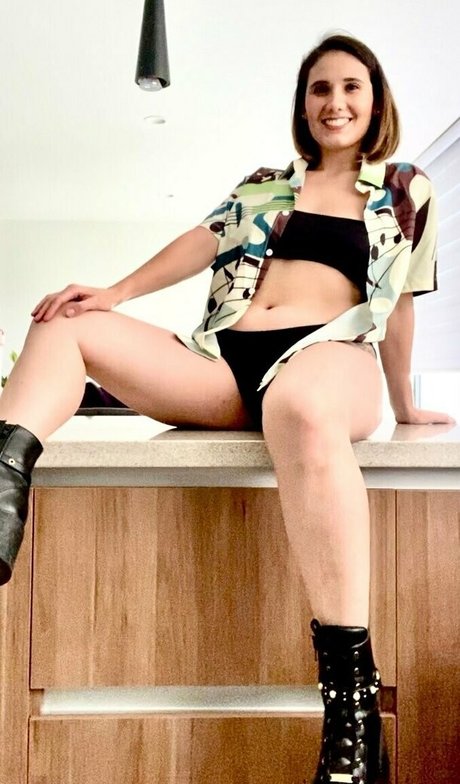 caro trueba28 pornstar hd image