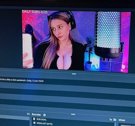 Cobyymj model erotic galleries