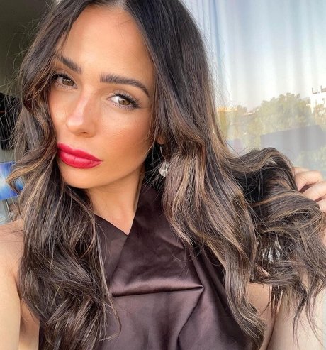 shemale outdoor onlyfans sexy photos