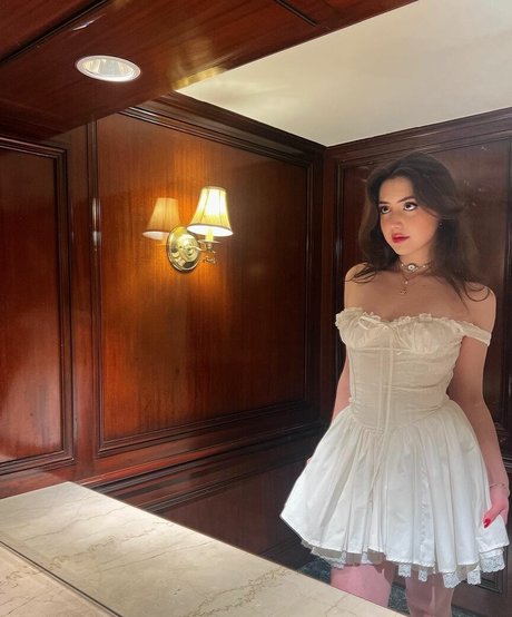 Sophie Silva model sexy images