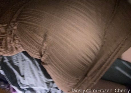 Frozen Cherry pornstar nudes gallery