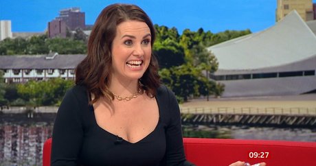 Nina Warhurst sexy model pics