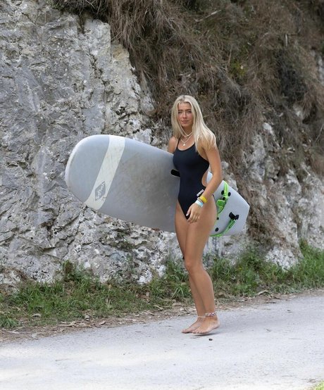 Danique Hosmar model art pictures