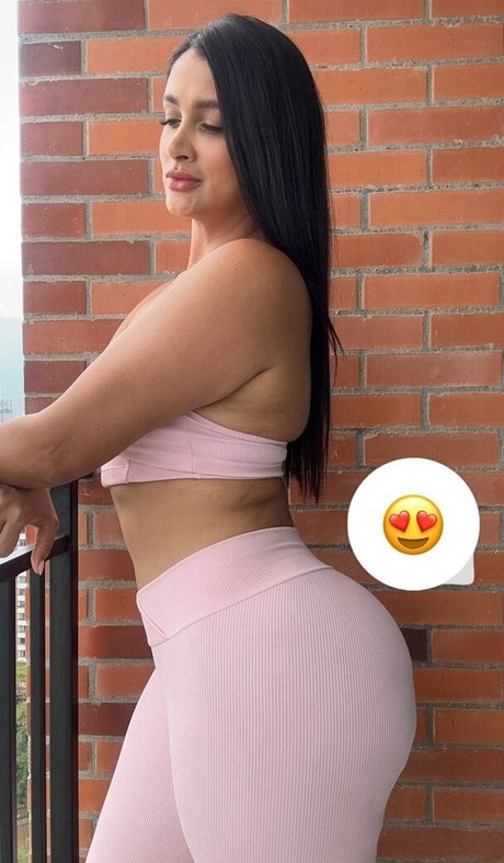 Andreaguti star naked gallery