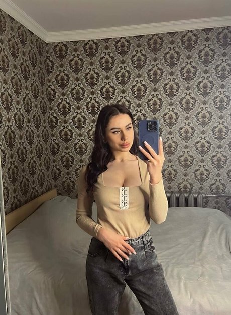 elizabeth natural sex star image