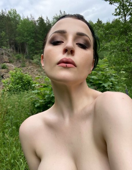 zoeunholy perfect pornstar gallery