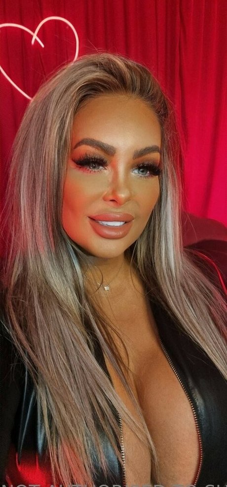 tall busty onlyfans adult pic