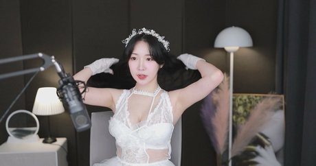 asian threesome onlyfans sexy nudes photos