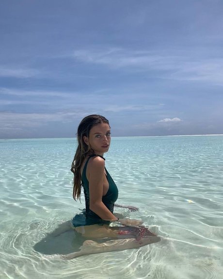 Noga Etin actress pics