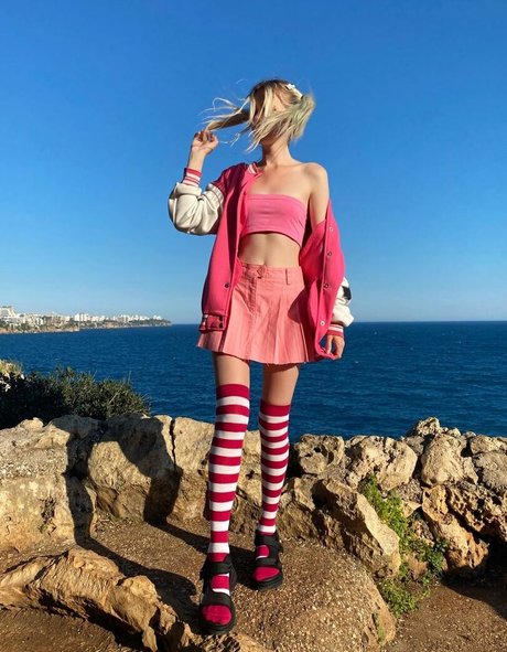 Vikneska star naked galleries