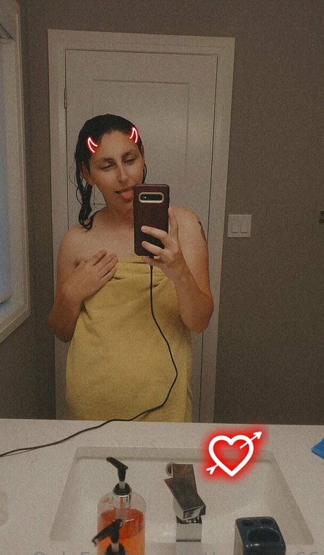 littleeevee66 pretty actress pics