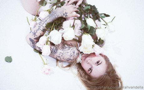 Sarahvandella adult star pic