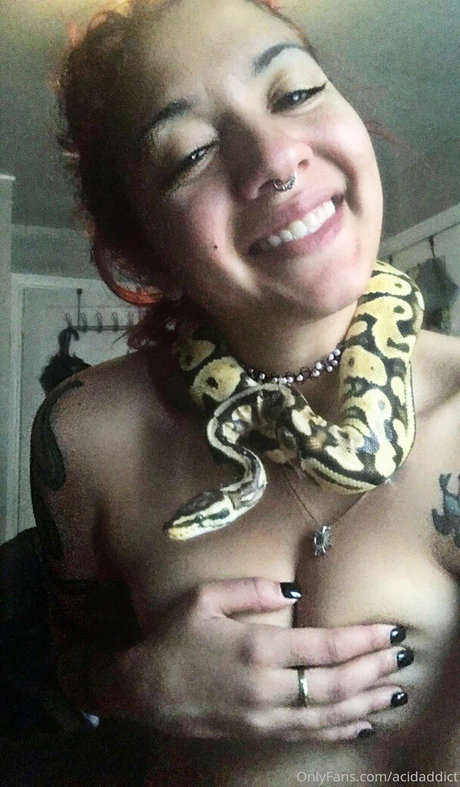 acidaddict model pretty image