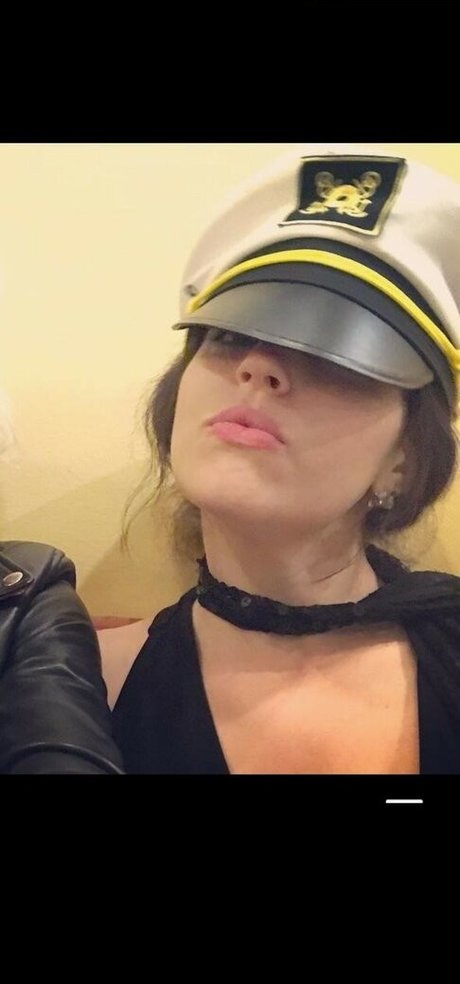 Emily Axford model pretty photos