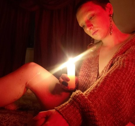 silksaliva beautiful model img