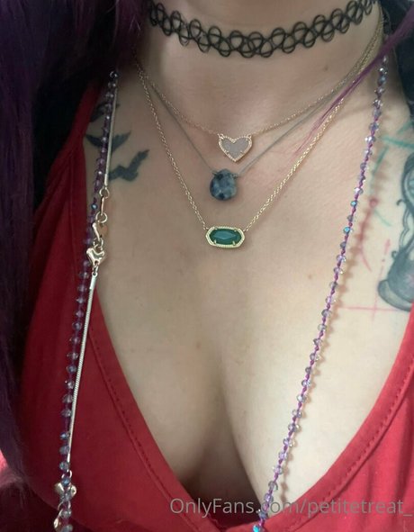 petitetreat_ pornstar adult pictures