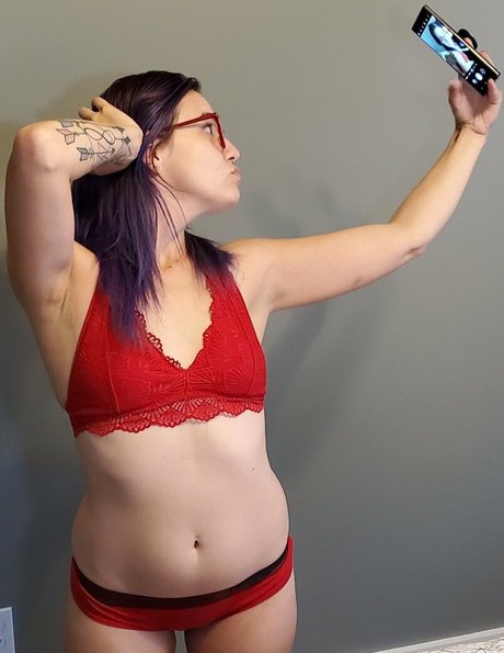 petitetreat_ pretty model img