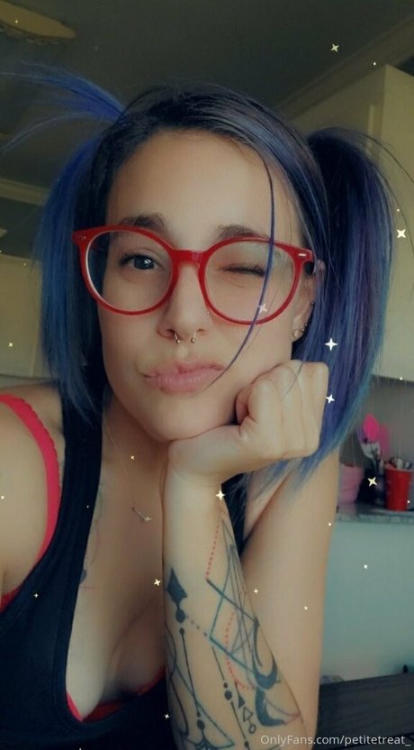 petitetreat_ sexy model galleries