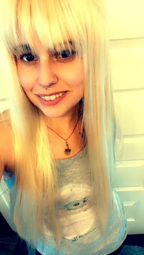 petitetreat_ star porn galleries