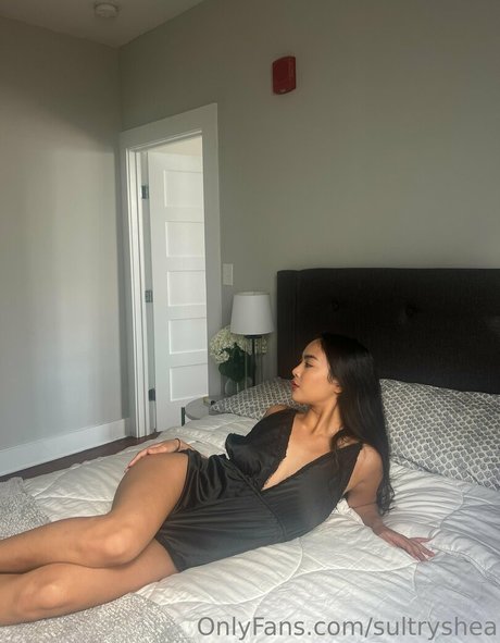 sultryshea nude pornstar img