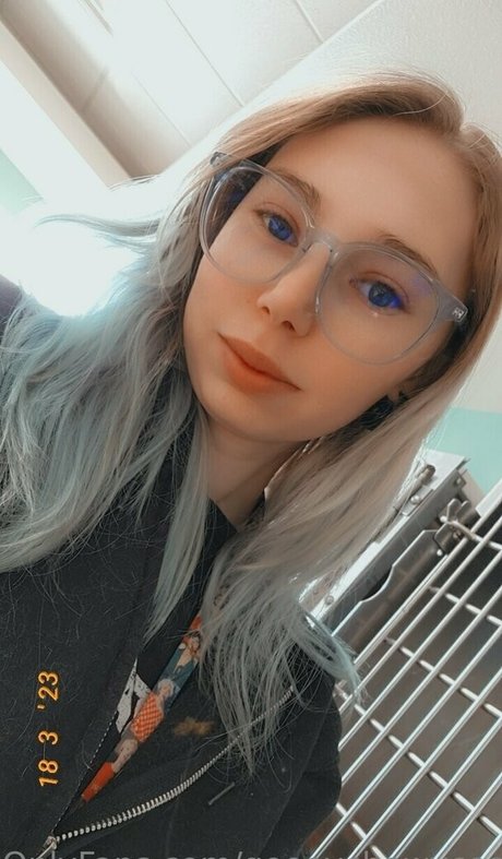 20 years old onlyfans hot porn pic