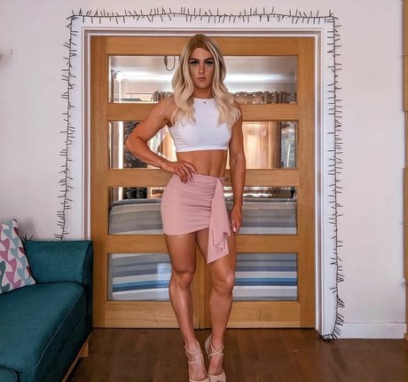 tayrosiee art actress photo