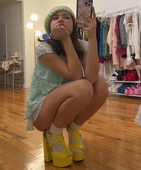 Ester Dobrik model pornographic gallery