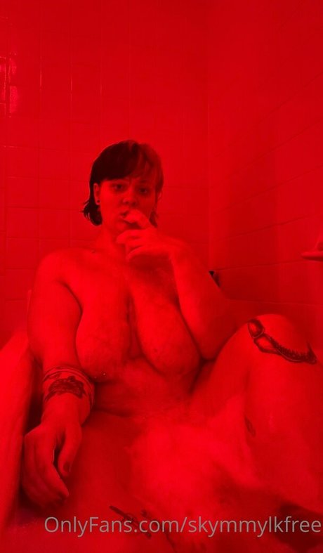 skymmylkfree xxx model pics