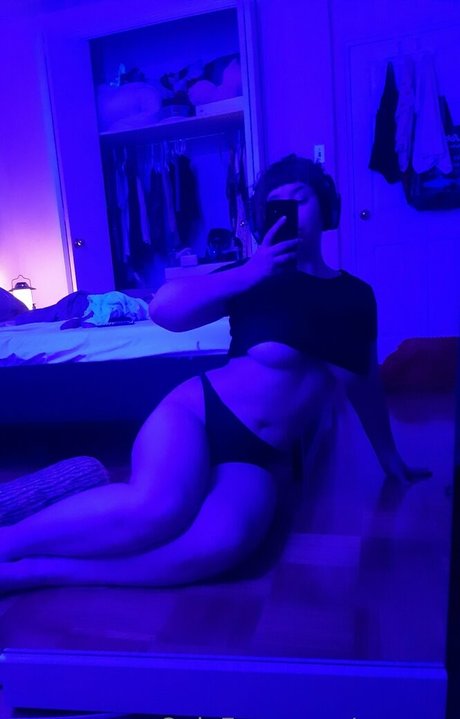 grraves erotic actress image