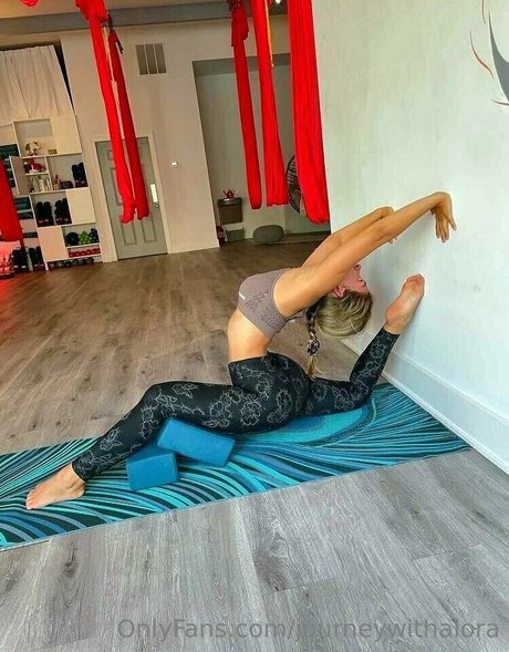 journeywithalora naked star galleries