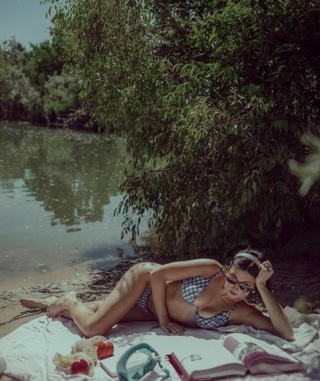 Ebcjpg art actress photo