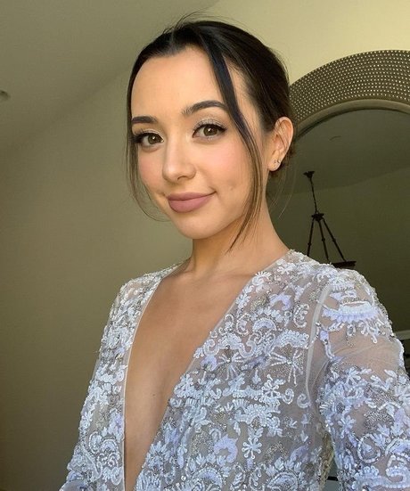 Merrell Twins nudes model image