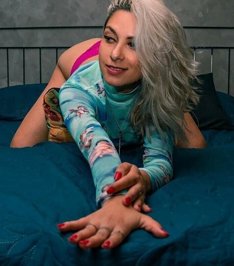 Emilia Kira naked star galleries