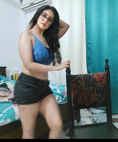 Aniza Hazel star nudes pics