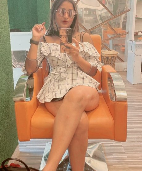 Roma Varadkar beautiful star pictures