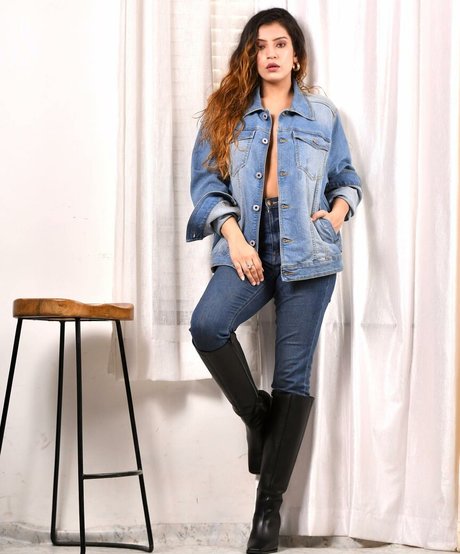 Akshita Dutta pretty model pictures