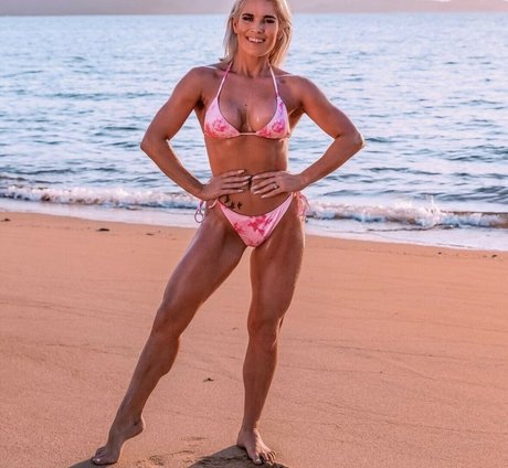 Daisy Lamb star perfect pic