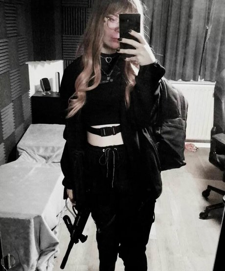 Porcelain Ghoul hd star pictures