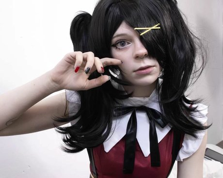 Porcelain Ghoul porn model photos