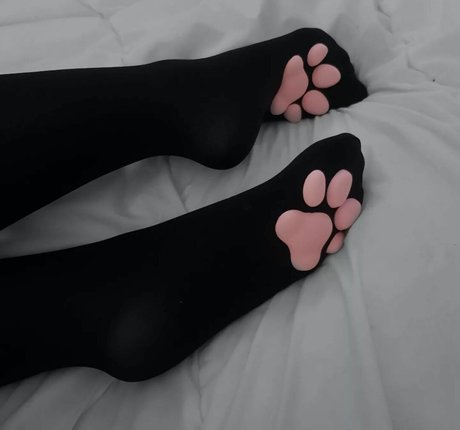 Porcelain Ghoul naked star gallery