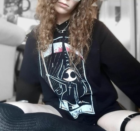 Porcelain Ghoul model art gallery