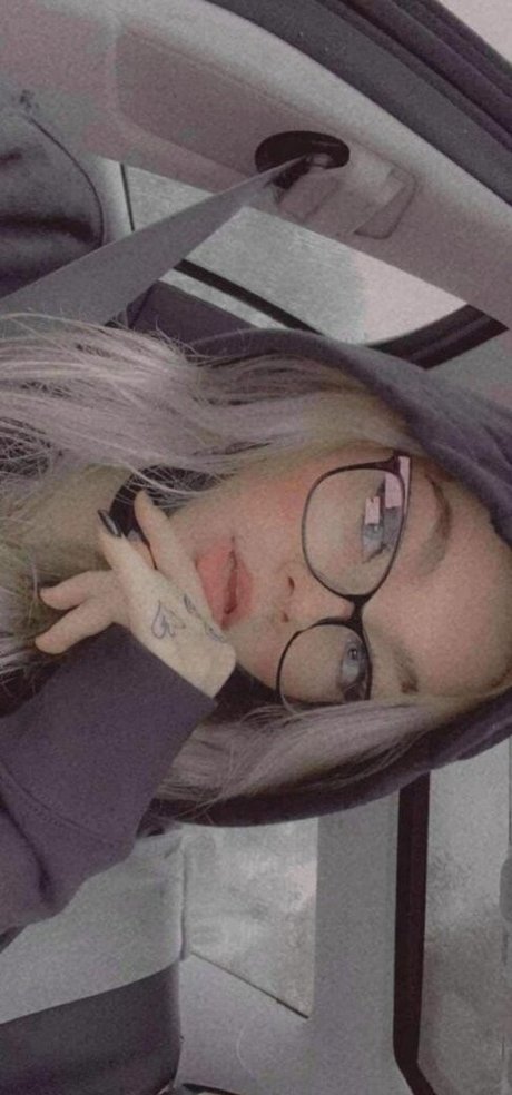 itsrumoonn pretty actress image